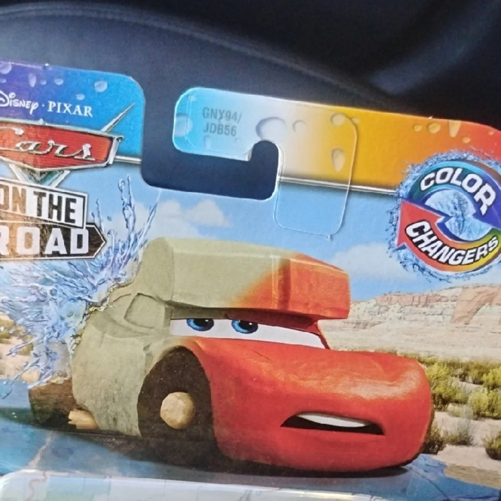 Mattel Pixar Cars On The Road Color Changers Cave Lightning McQueen